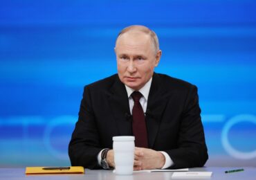 Началась прямая линия с Владимиром Путиным