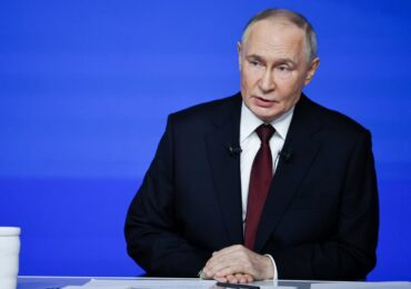 Началась прямая линия с Владимиром Путиным
