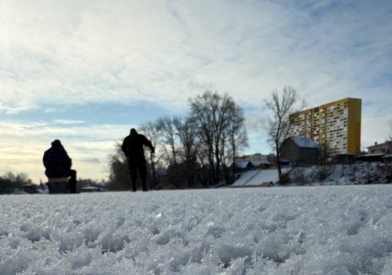 Жителям Самары напомнили об опасности выхода на лед