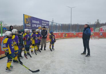 В Самаре на территории школы №26 открыли каток