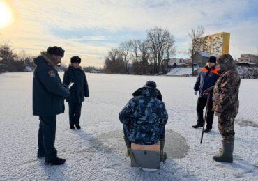 В Самаре сотрудники МЧС провели профилактический рейд в местах выхода рыбаков на лед