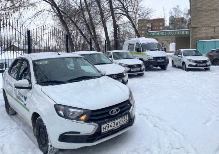 В автопарк Самарской городской больницы №4 поступили шесть новых машин