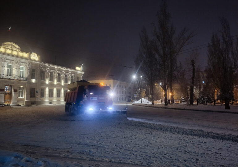 Из Самары 6 января вывезли 6 423 т снега