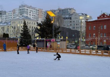 В Самаре на Некрасовском спуске открылся каток