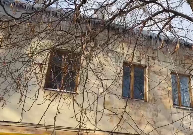 В Самаре усилили контроль за уборкой снега и наледи с крыш