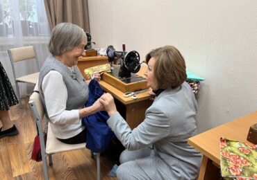 Сенатор РФ Марина Сидухина посетила центр «Самарское долголетие»