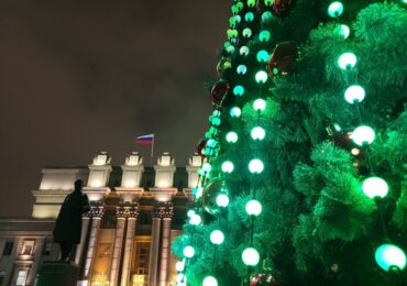 В Самаре на площади Куйбышева демонтируют экраны