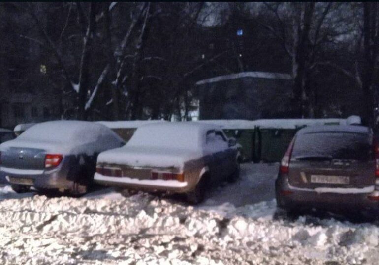 В Самаре составляют протоколы на автомобилистов, мешающих вывозу ТКО