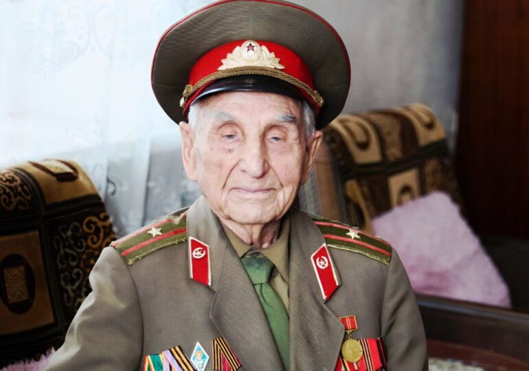Ветерану Великой Отечественной войны Андрею Тонковидову исполнилось 99 лет