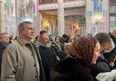 В Самаре в Софийском соборе идет Рождественская служба