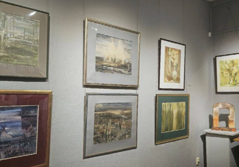 В самарском художественном музее открылась выставка «Самаринкины. Диалог поколений»