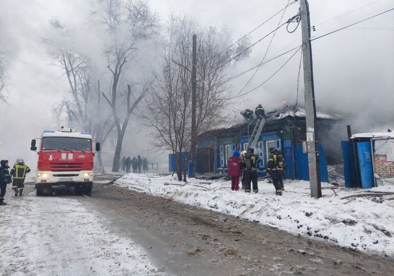 В Самаре на Садовой тушат пожар в одноэтажном частном доме