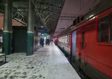 В Самарской области «Ласточка» протаранила машину