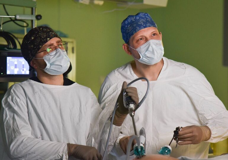 Самарские онкологи выполнили сложную операцию в формате онлайн-трансляции