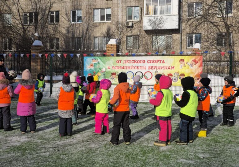 В Самаре провели зимний футбольный праздник с легендами «Крыльев Советов»