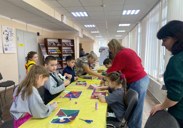 Юные самарцы расписали филимоновские игрушки