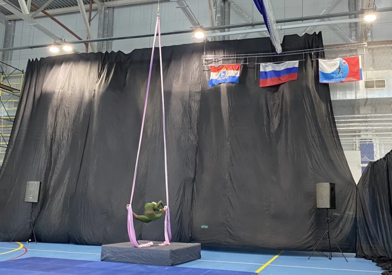 В Самаре стартовало первенство по воздушной гимнастике