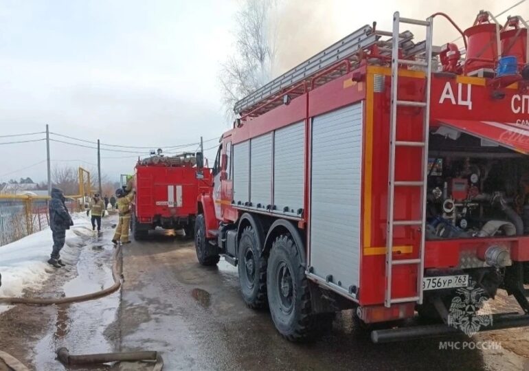 Два человека погибли на пожаре в Красноярском районе
