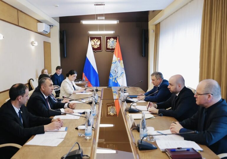 Вячеслав Федорищев и глава Спитакской общины Каджайр Никогосян обсудили сотрудничество