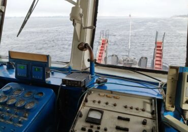 Ледокол «Портовый-13» отправился в Рождественно