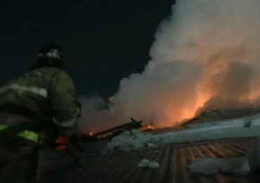 В Самарской области потушили пожар на площади 150 кв. м