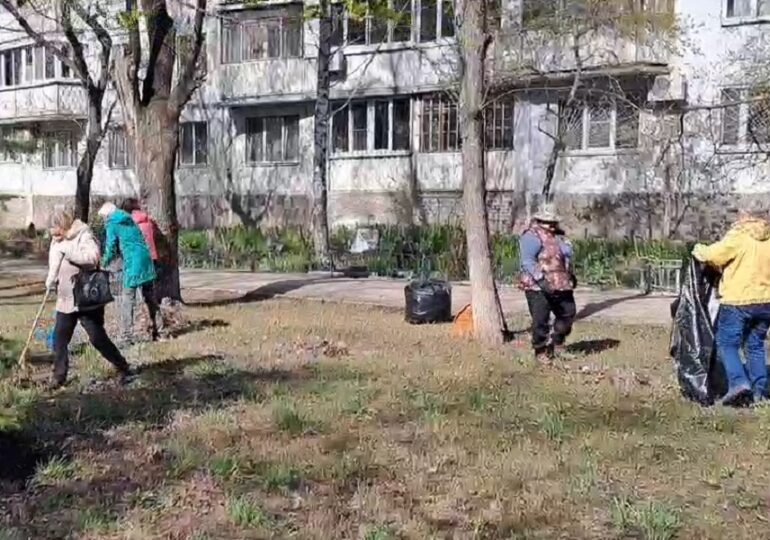 Жители Промышленного района Самары вышли на уборку города