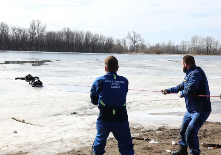Самарские спасатели отточили навыки спасения людей из воды