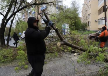 Аварийные службы Самары ликвидируют последствия непогоды