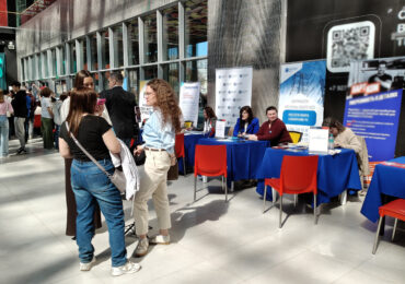 Более 2 тыс. вакансий представили для самарцев на ярмарке трудоустройства