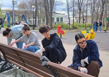 Глава Самары Иван Носков посетил субботник в сквере Мичурина и Ерик Парке