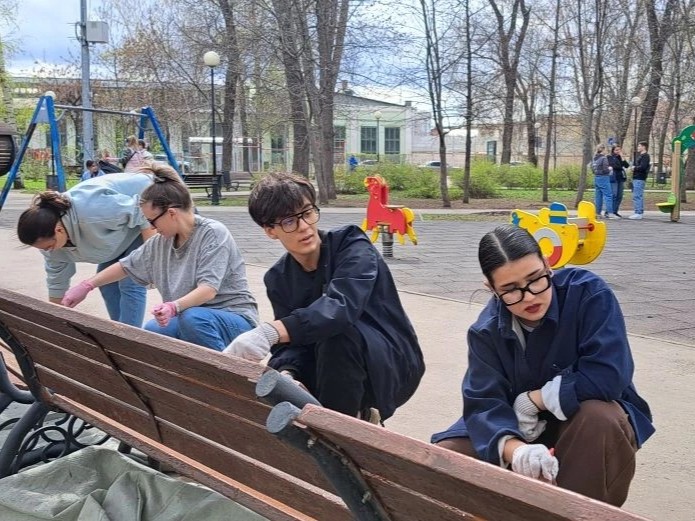 Глава Самары Иван Носков посетил субботник в сквере Мичурина и Ерик Парке