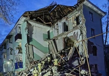 В результате атаки БПЛА в Сызрани частично обрушился подъезд жилого дома