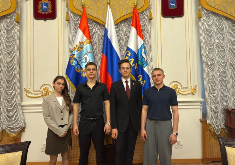 Победители проекта «ШАГИ» посетили здание администрации Самары