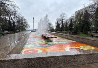 В Самаре состоялся пробный запуск фонтана в сквере 30-летия Победы