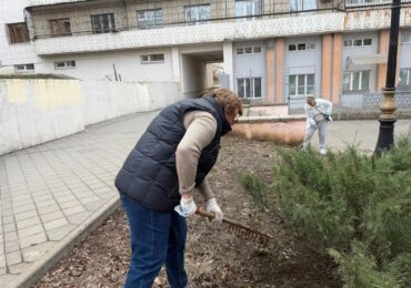 В самарском сквере имени Монастырского провели средник