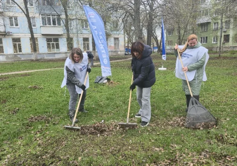 В Самаре провели средник в сквере у поликлиники №13