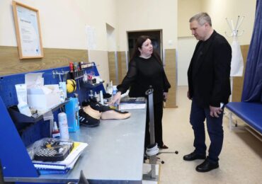 Иван Носков посетил производство самарского протезно-ортопедического предприятия