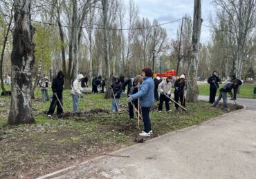 Около 50 самарцев вышли на средник в парке Победы