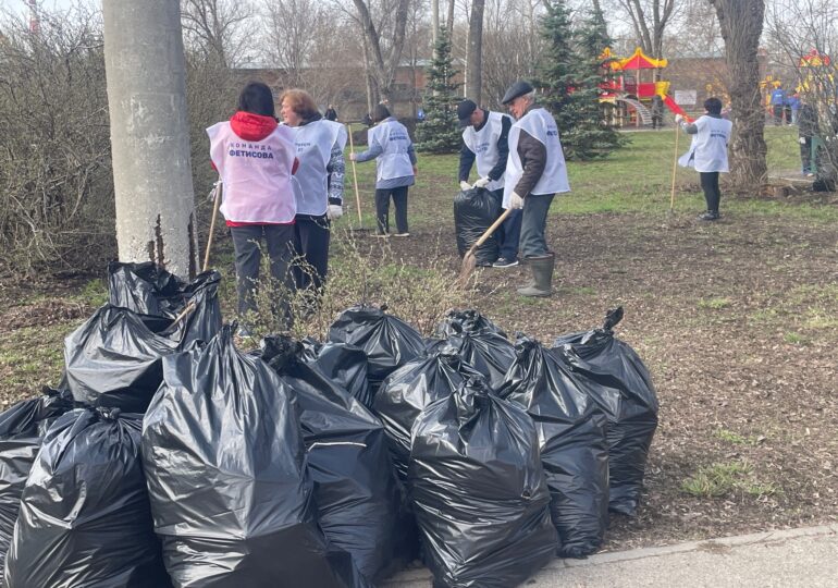 В Самаре убрали парк «Нефтяник»