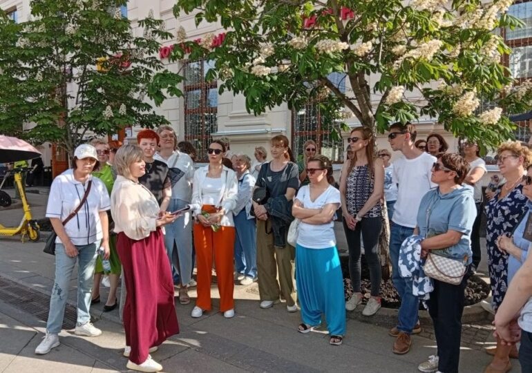 Самарцы посетили пешеходную экскурсию по Ленинградской