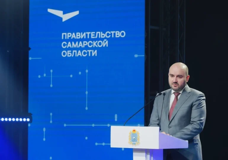 Губернатор Вячеслав Федорищев наградил лучших сотрудников отрасли связи