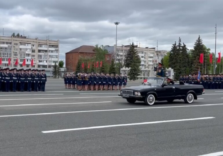 В Самаре на площади Куйбышева начался Парад Победы