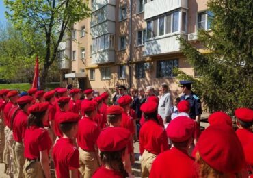 В Самаре состоялись мини-парады для ветеранов