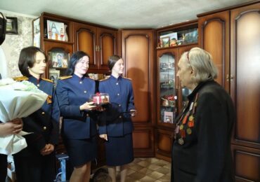 В Самаре ветеранов поздравляют с наступающим Днем Победы
