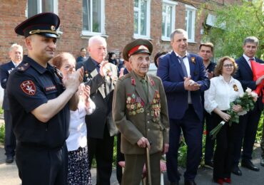 Иван Носков и Сергей Абрамов встретились с ветераном Великой Отечественной войны