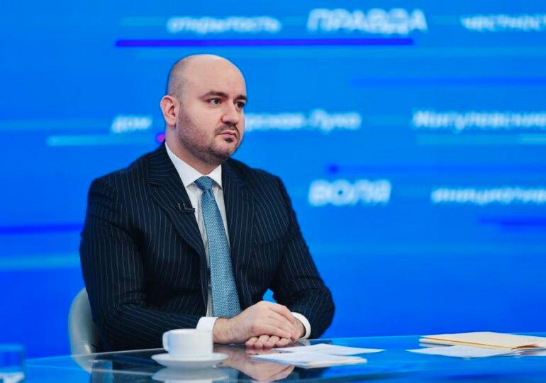 Вячеслав Федорищев поздравил жителей региона с Днем Самарского знамени