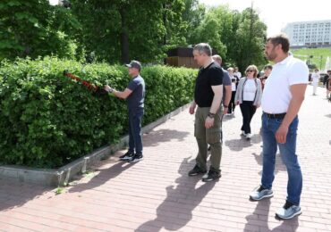 На самарской набережной высадили 2,4 тыс. цветов