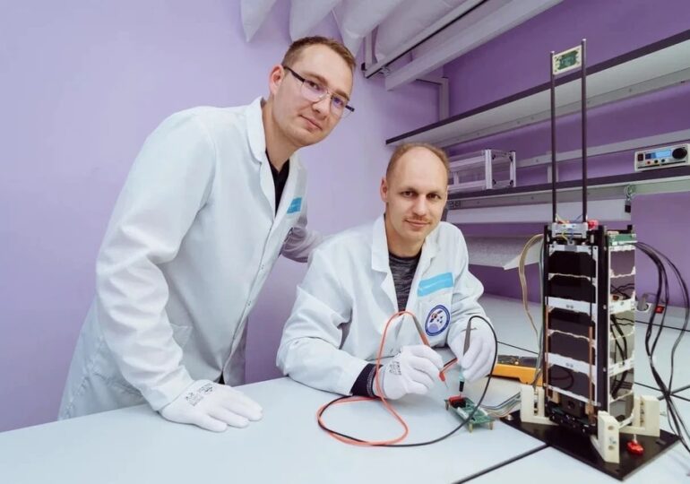 Самарский наноспутник поздравит радиолюбителей с Днем Победы из космоса