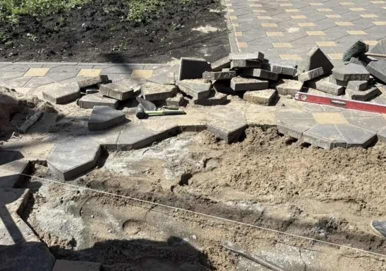 В Самаре обновляют тротуатр на проспекте Ленина