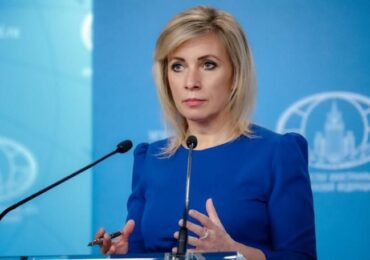 Мария Захарова заявила, что женщина не должна растворяться в погоне за модой